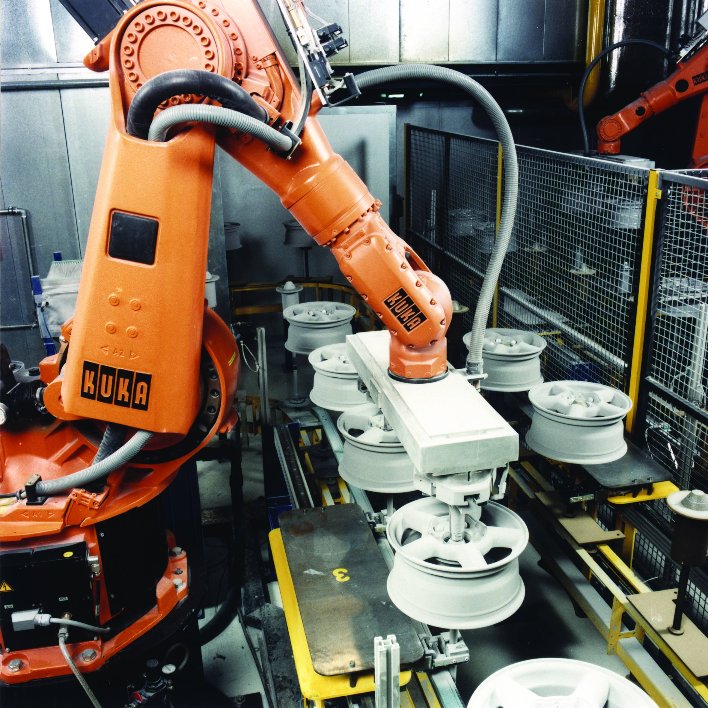 Kuka Robot 库卡机器人-汽车零部件 铝轮毂 搬运